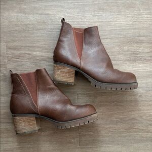 MIA boots brown